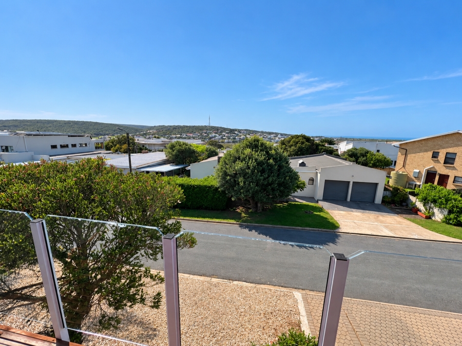 5 Bedroom Property for Sale in Stilbaai Wes Western Cape